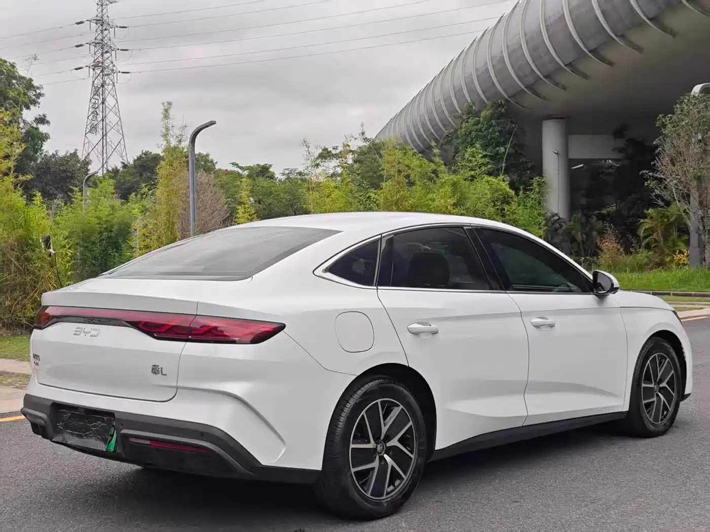 BYD Qin L 2024 DM-i 80KM Leading Edition фото 5