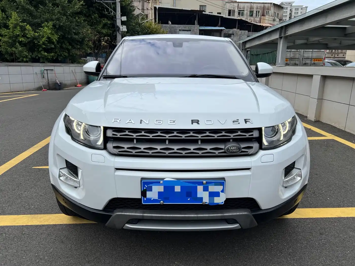 Land Rover Range Rover Evoque 2015 2.0T 5-Door Intelligent Edition фото 2