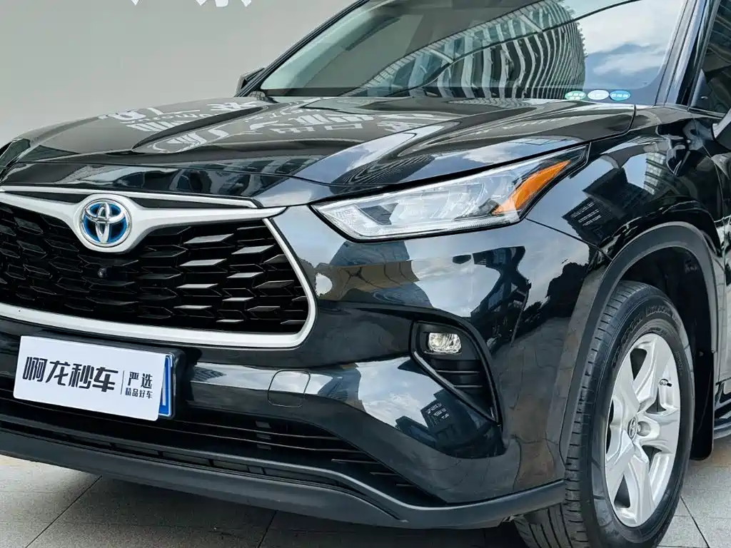 Фото 20 - Toyota Highlander