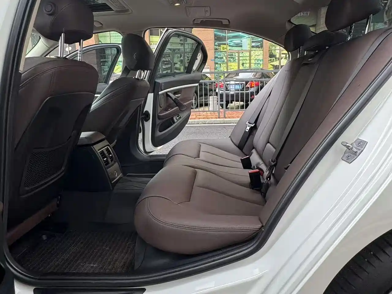 BMW 3 Series 2019 320Li M Sport Black Night Edition фото 16