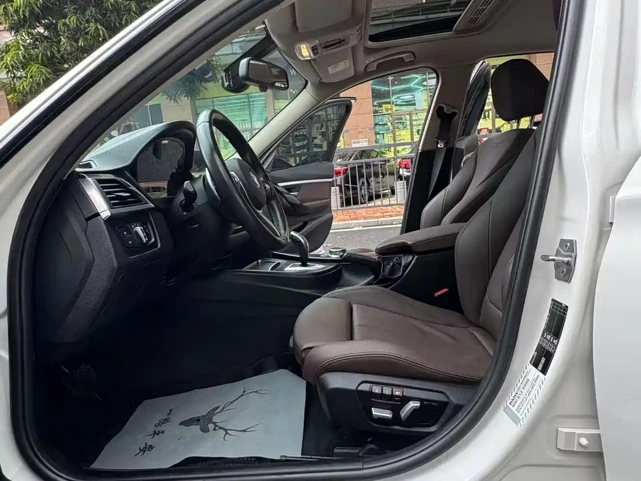 BMW 3 Series 2019 320Li M Sport Black Night Edition фото 10