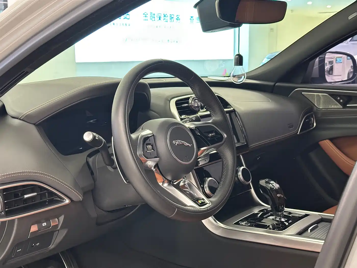 Jaguar XEL 2024 Model 2.0T 250PS R-DYNAMIC S Progressive Sport Edition фото 10