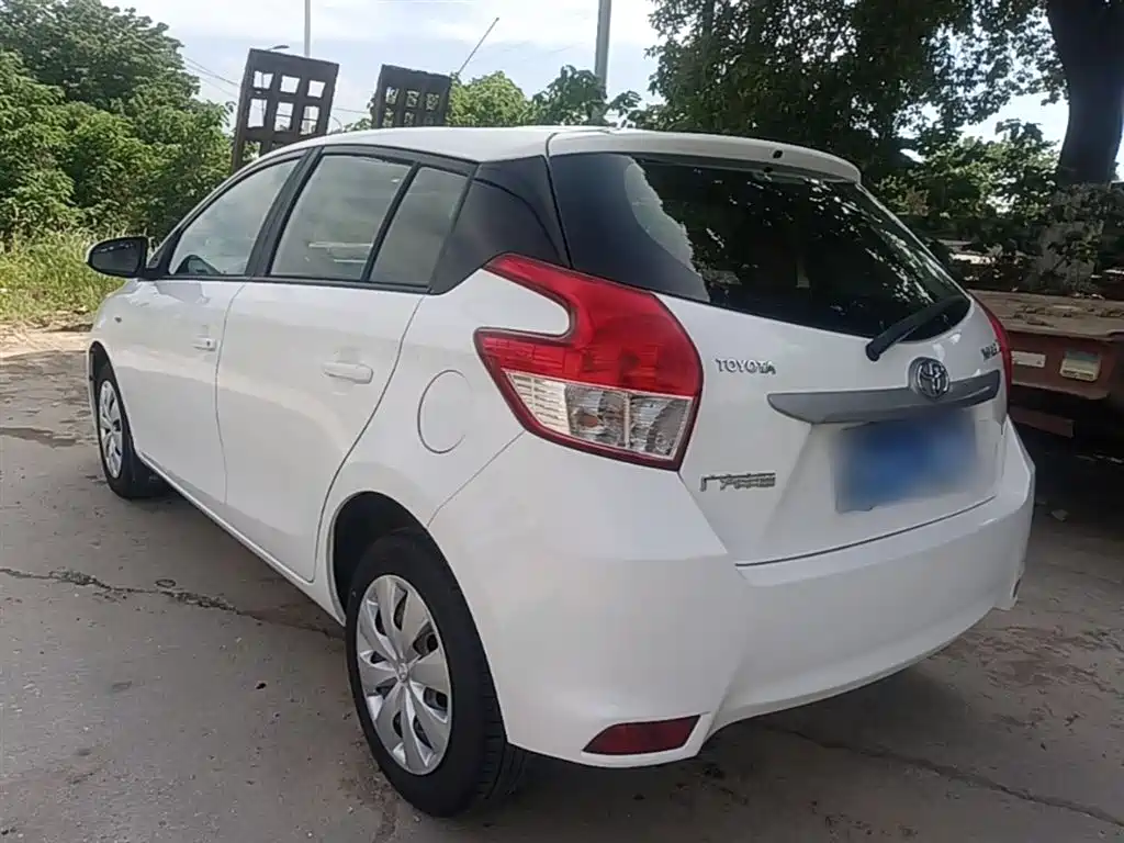 Toyota YARiS L Zhi Xuan 2015 1.5E Auto Charming Edition фото 5