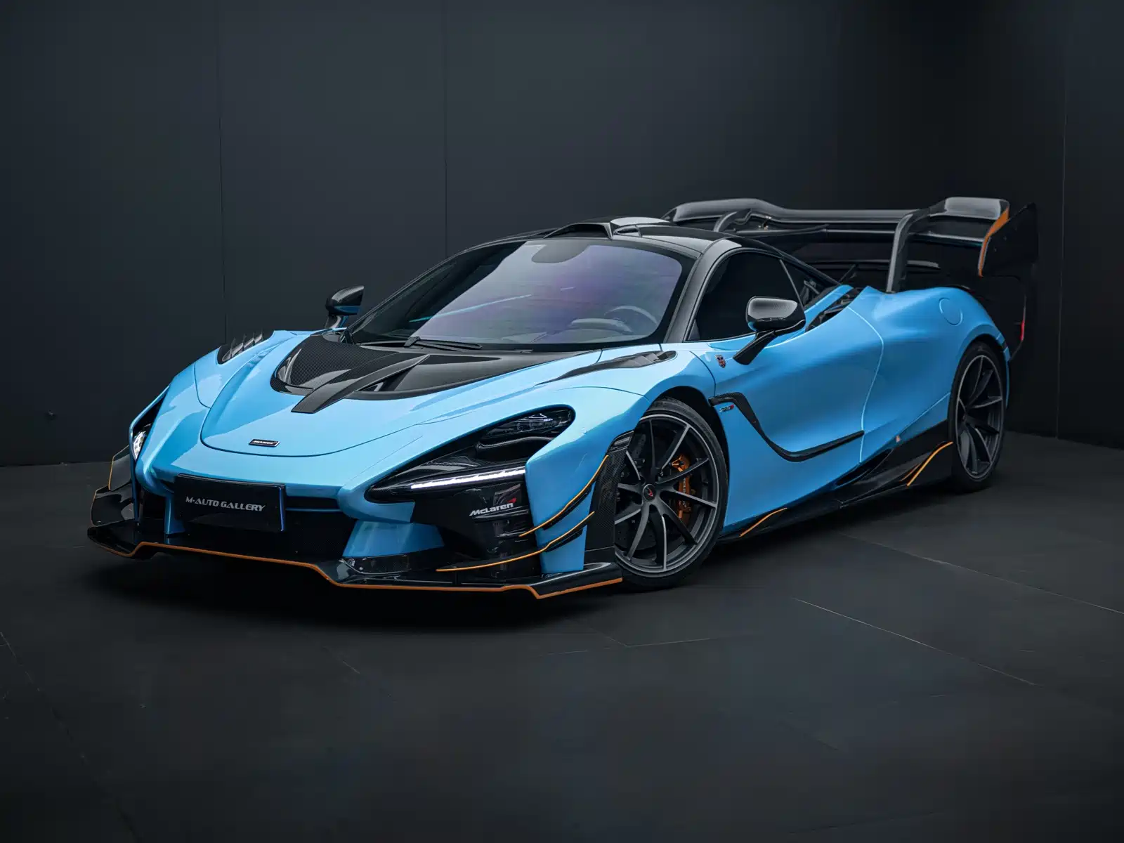Photo 2 - McLaren 720S