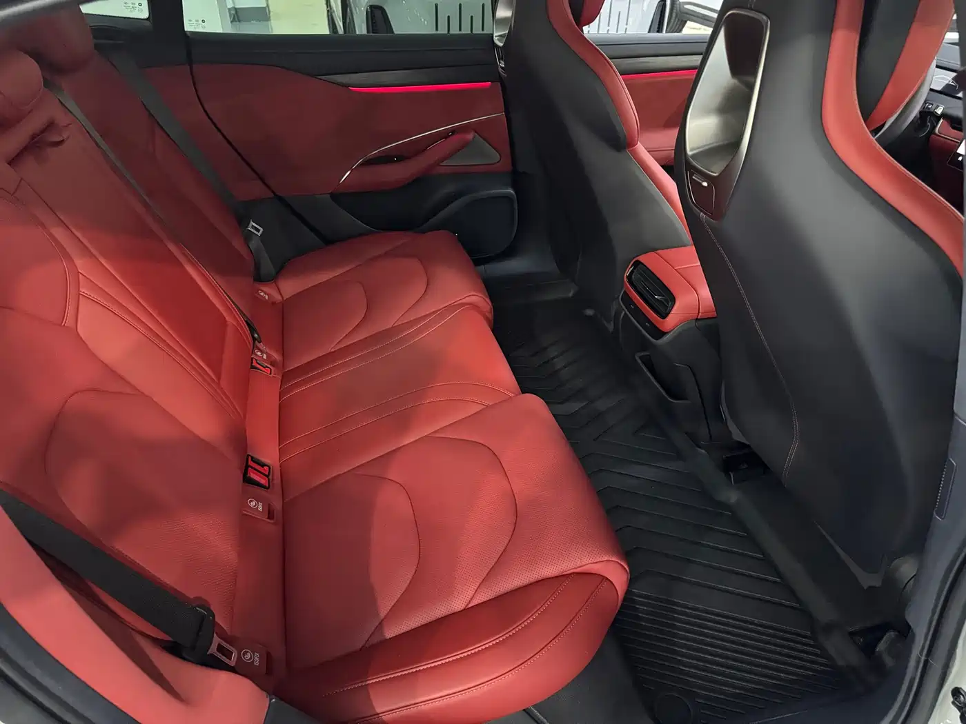 Xiaomi Auto Xiaomi SU7 2024 AWD Extended Range Advanced Smart Driving Max Edition фото 9