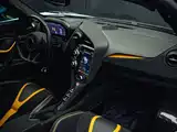 Photo 26 - McLaren 720S