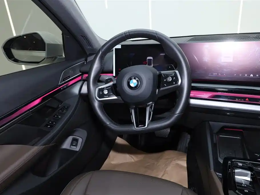 BMW 5 Series 2024 530Li Leading M Sport Package фото 27