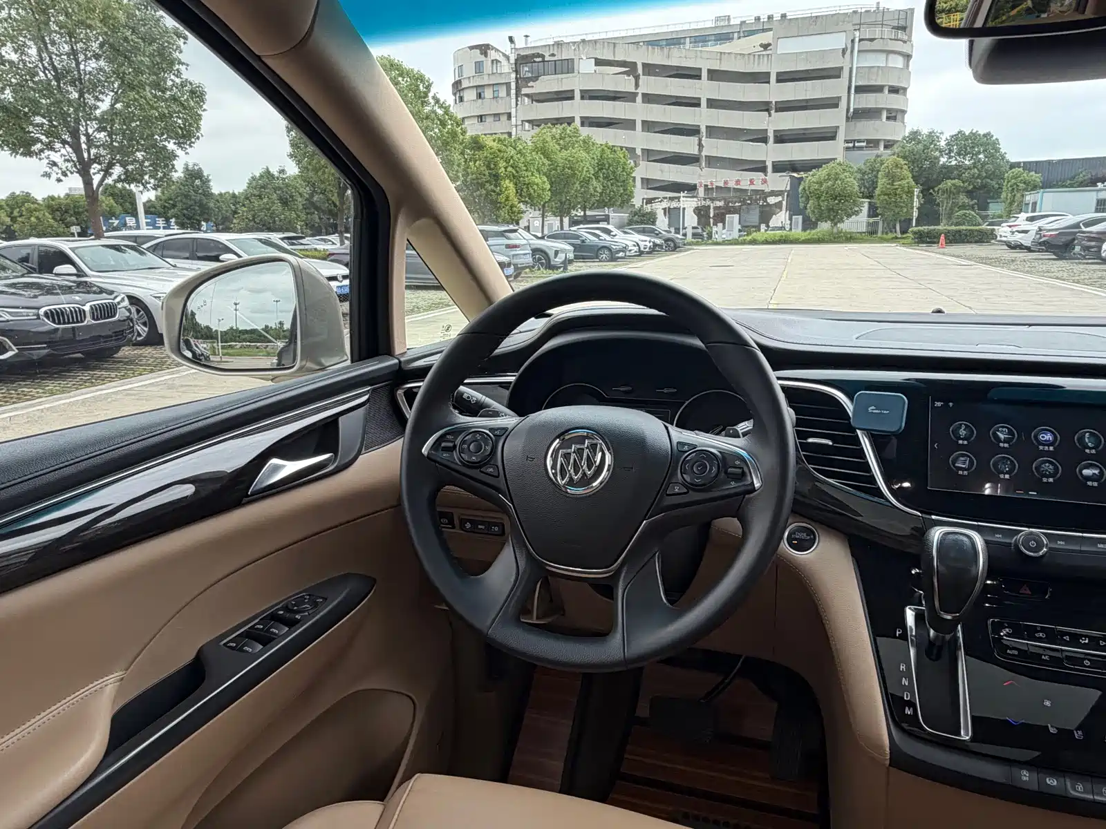 Фото 10 - Buick GL8