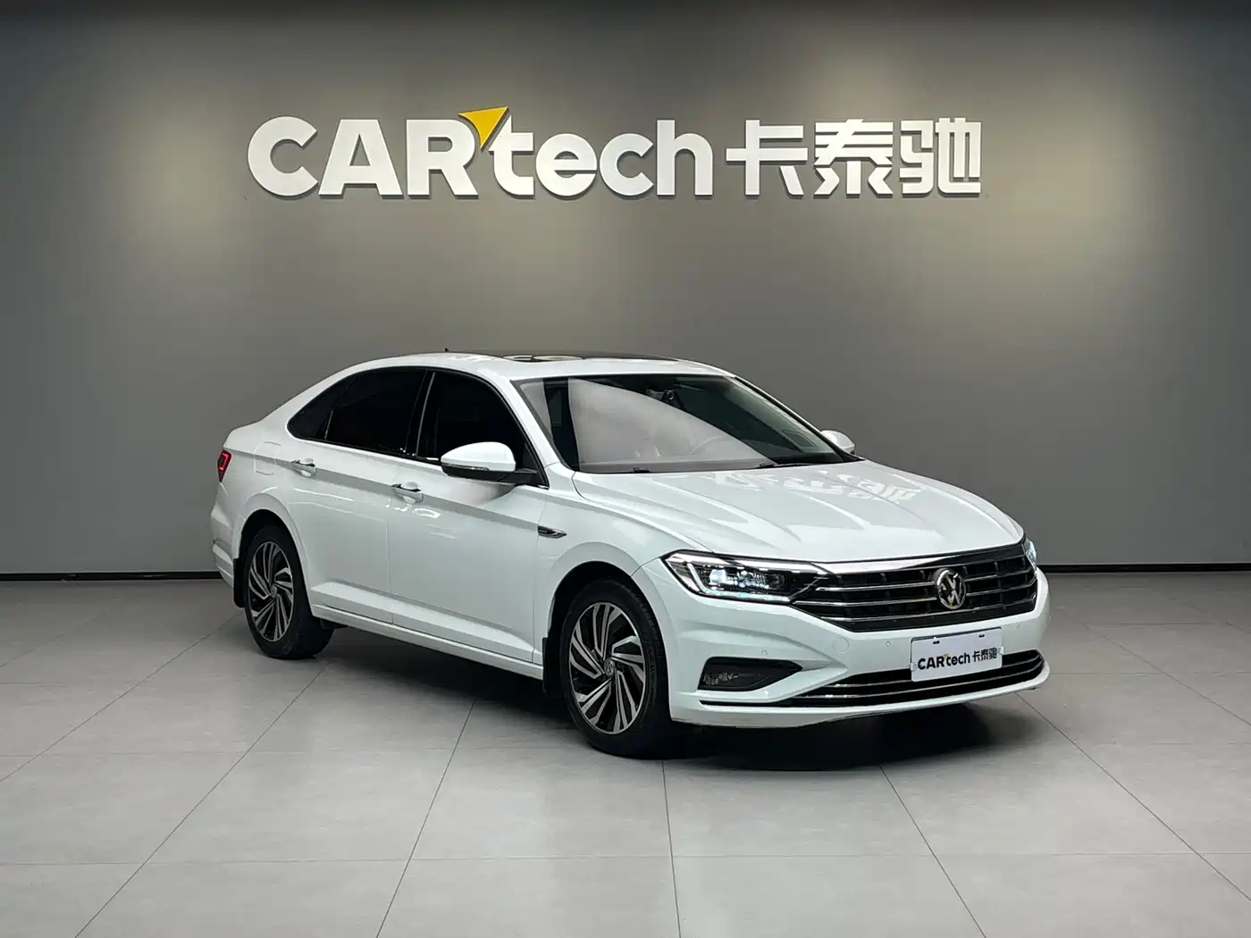Volkswagen Sagitar 2021 280TSI DSG Luxury Smart Connect фото 3