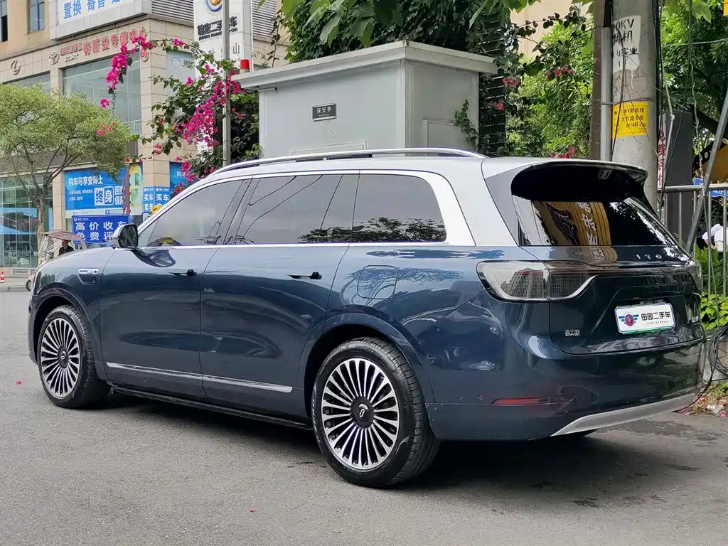AITO Wenjie AITO M9 2025 Extended Range Max 52kWh 6-Seater фото 4