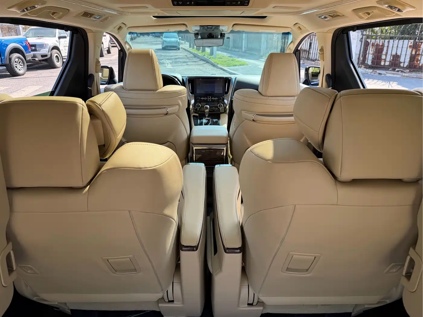 Toyota Vellfire 2021 Crown Hybrid 2.5L HV Premium Edition фото 11