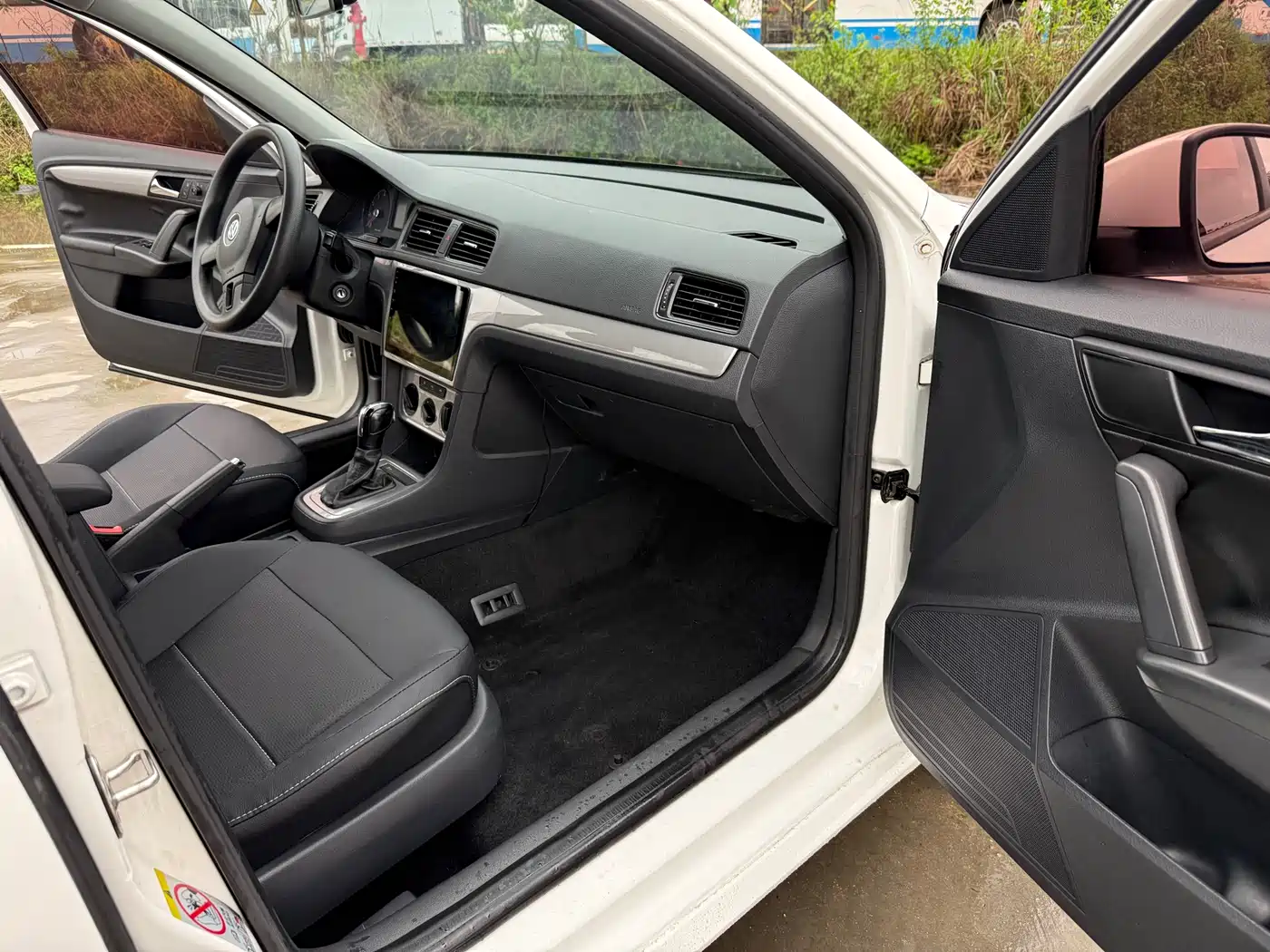 Volkswagen Lavida 2015 1.6L Automatic Trend Edition фото 11