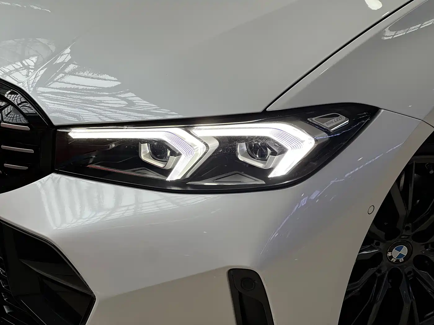 BMW 3 Series 2024 325Li M Sport Shadowline Package фото 26