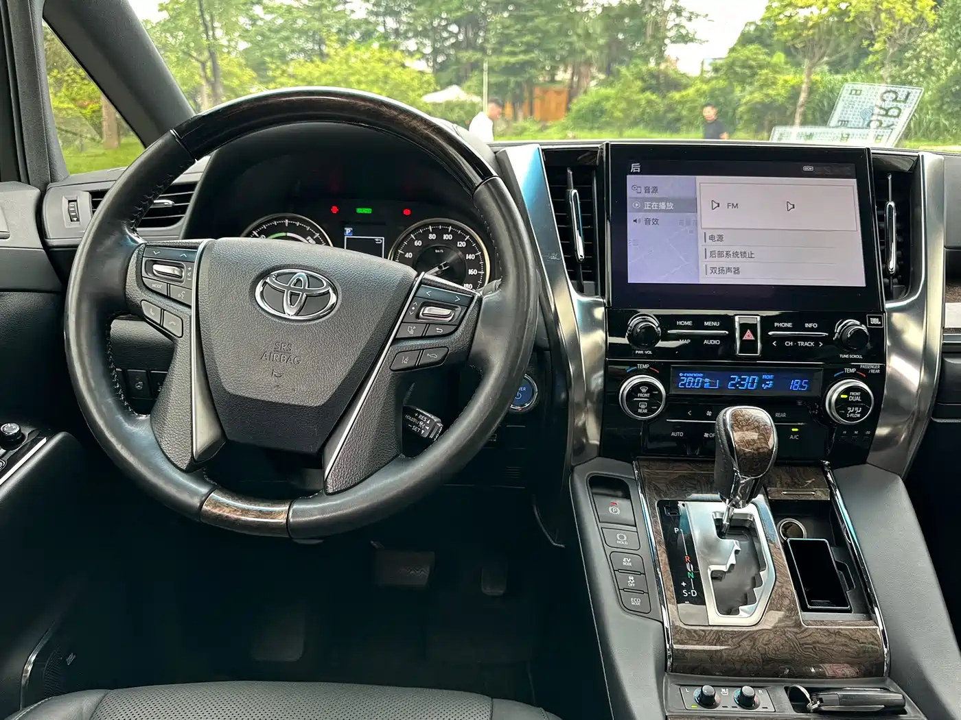 Toyota Alphard 2020 Hybrid 2.5L Premium Edition фото 18