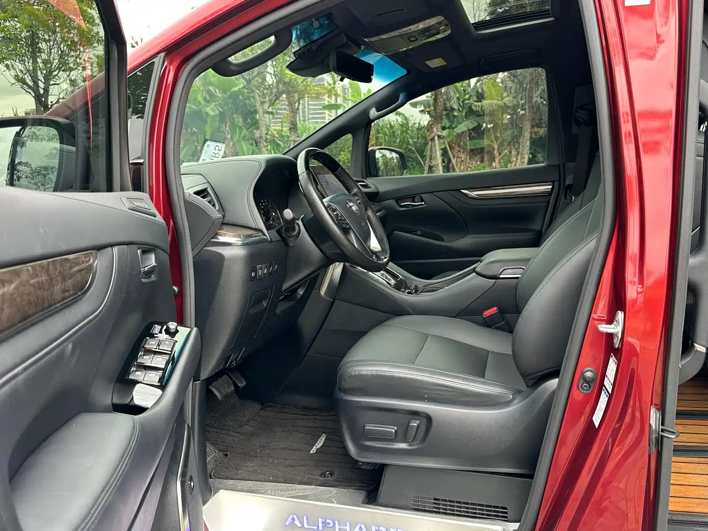 Toyota Alphard 2020 Hybrid 2.5L Premium Edition фото 10