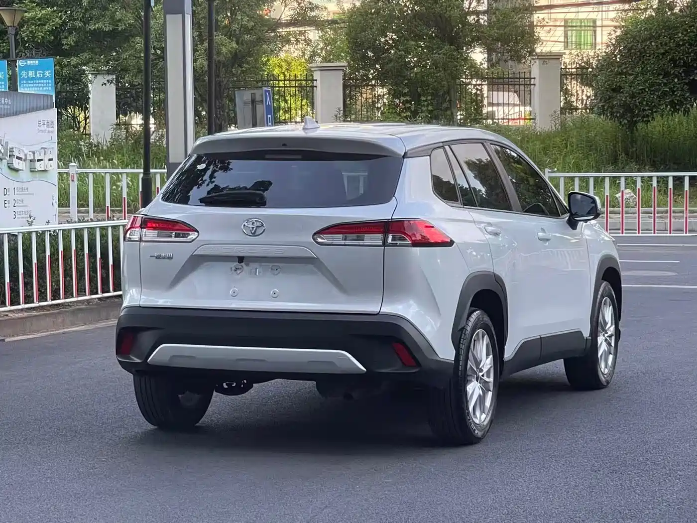 Toyota Corolla Cross 2022 2.0L Elite Edition фото 5