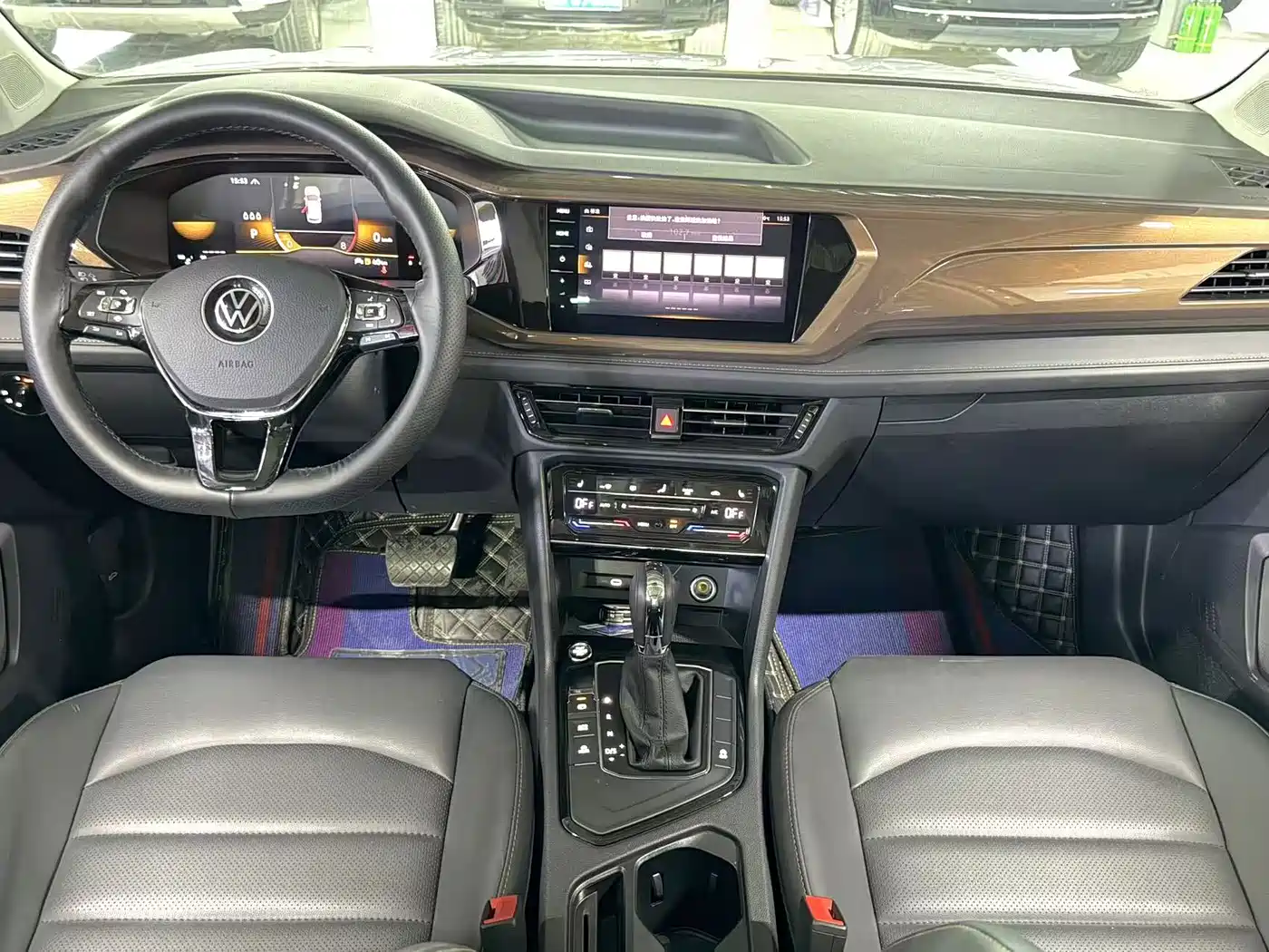 Volkswagen Tharu 2022 280TSI FWD Luxury Edition фото 4
