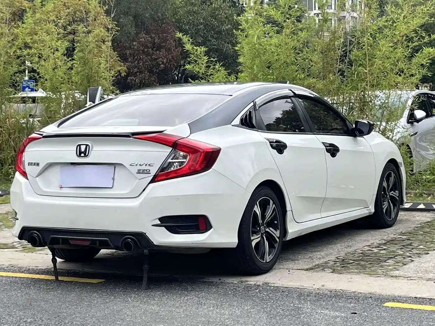 Фото 16 - Honda Civic