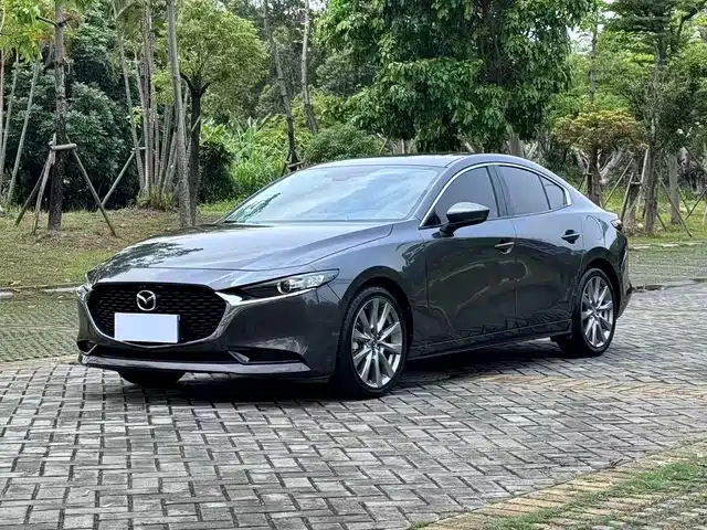 Mazda 3 Axela 2023 2.0L Auto Zhixuan
