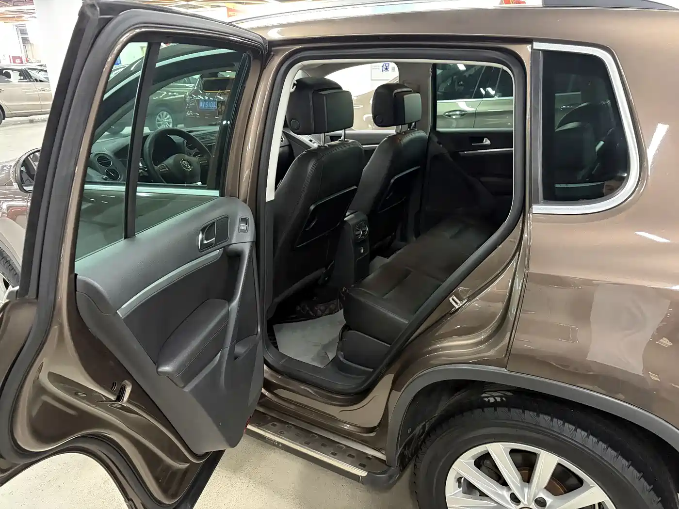 Volkswagen Tiguan 2015 2.0TSI Comfort Edition фото 5