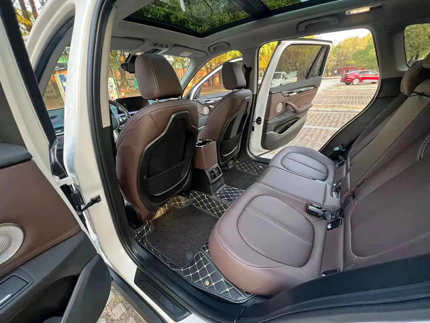 BMW X1 2022 sDrive25Li Leading фото 13