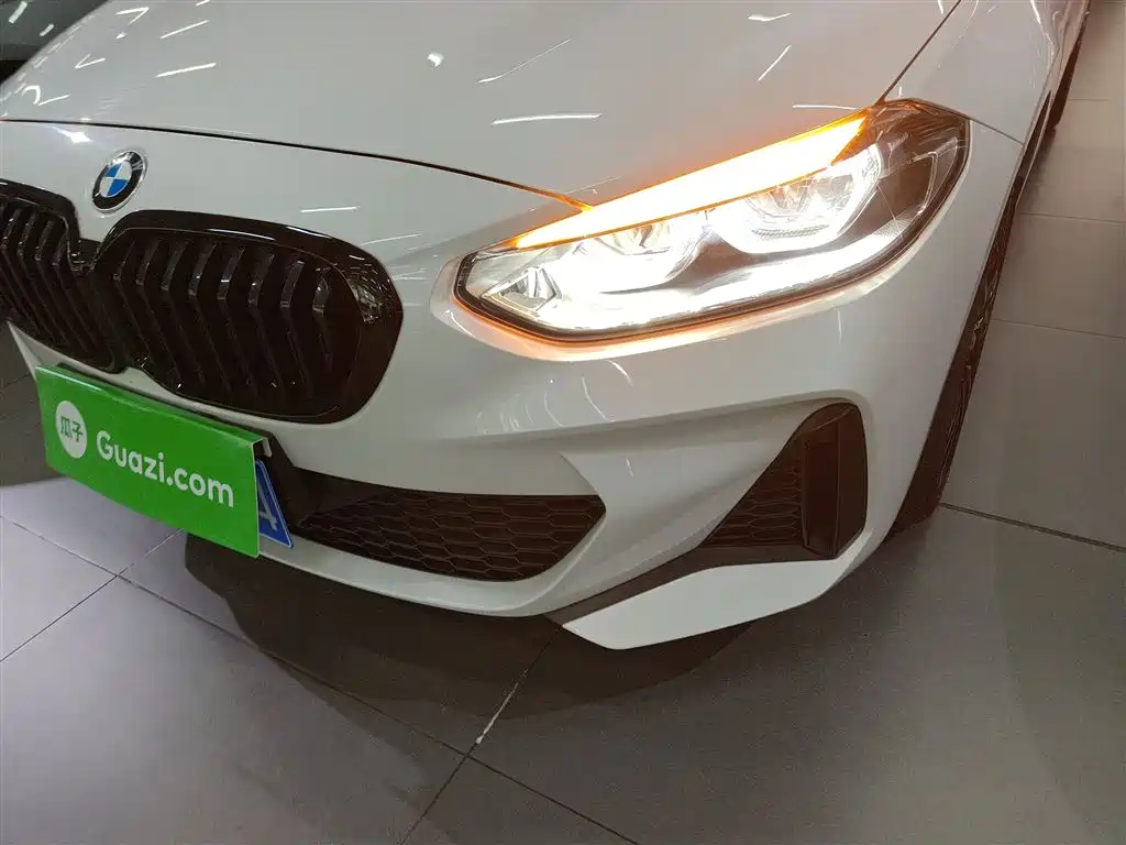 BMW 1 Series 2023 125i M Sport Shadow Edition фото 18