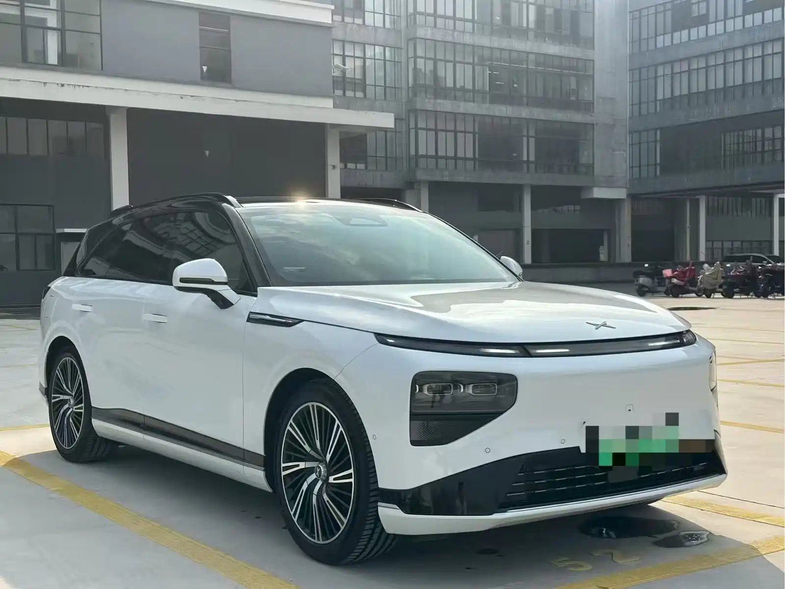 Фото 3 - XPeng G9