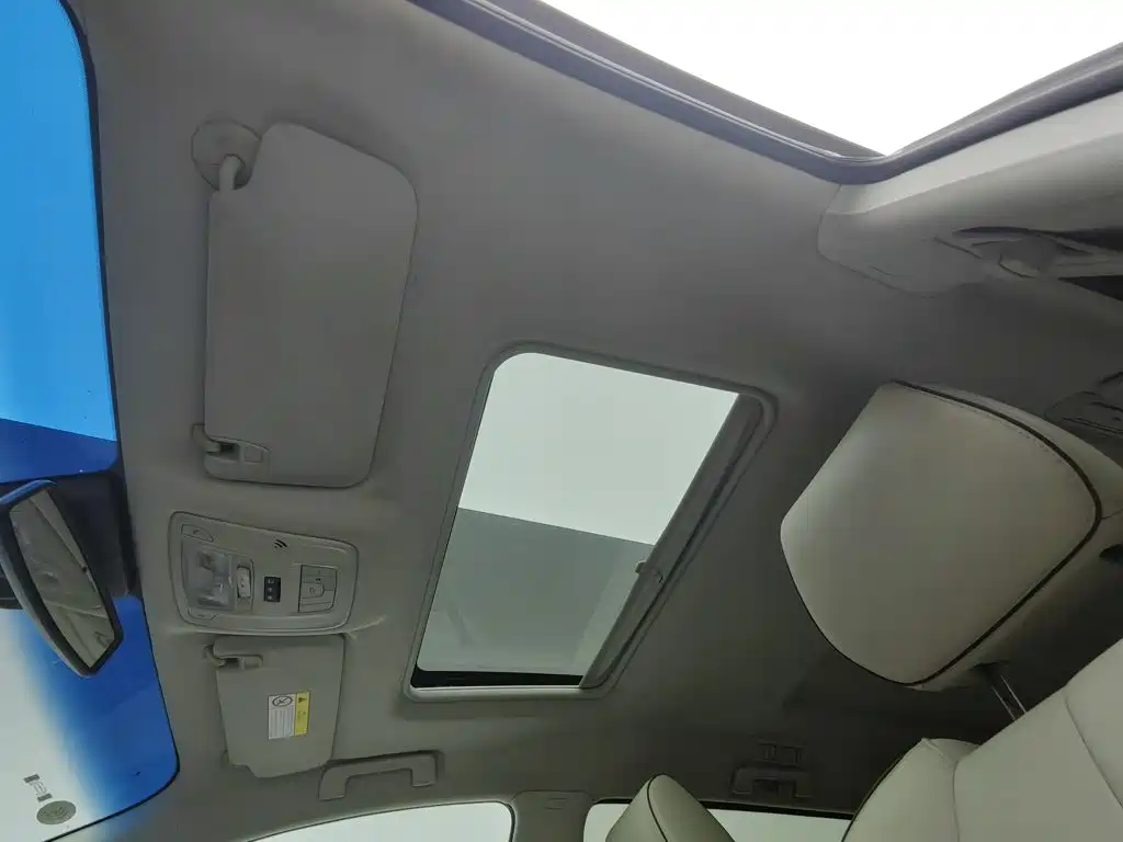 Фото 14 - Buick GL8