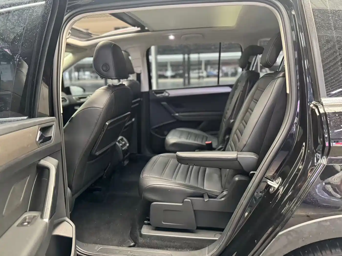 Volkswagen Touran 2018 Touran L 280TSI DSG Frontier Luxury Edition 6-Seater China V фото 6