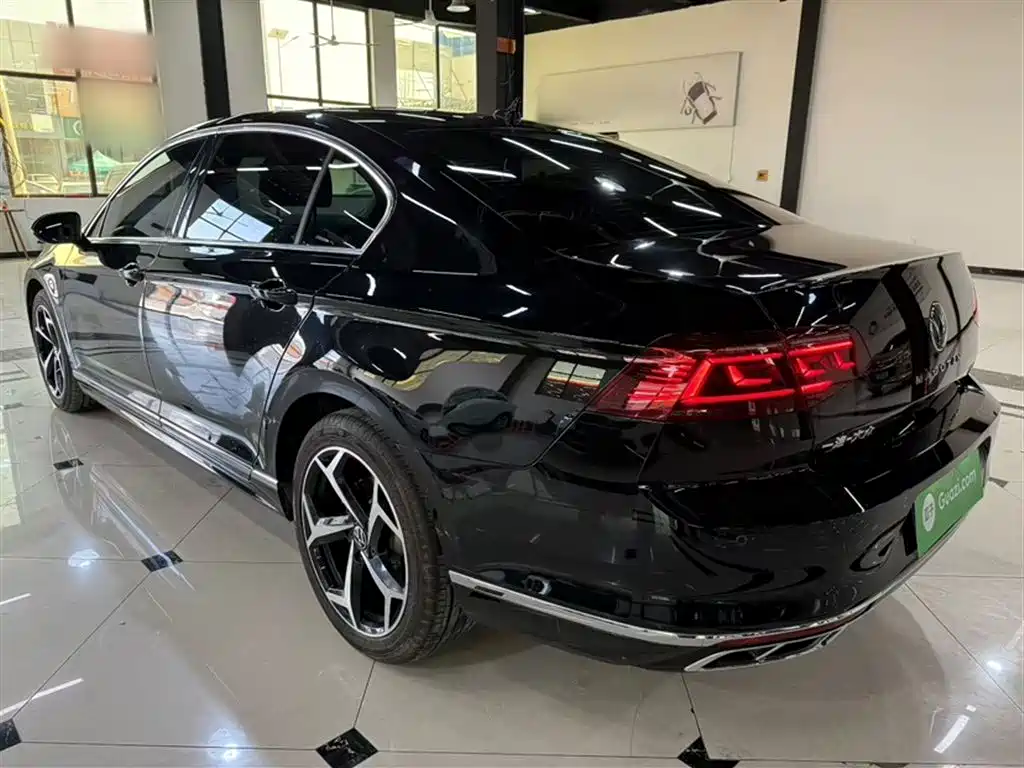 Volkswagen Magotan 2023 2 Million Units Anniversary Edition 330TSI DSG Leading Type фото 13