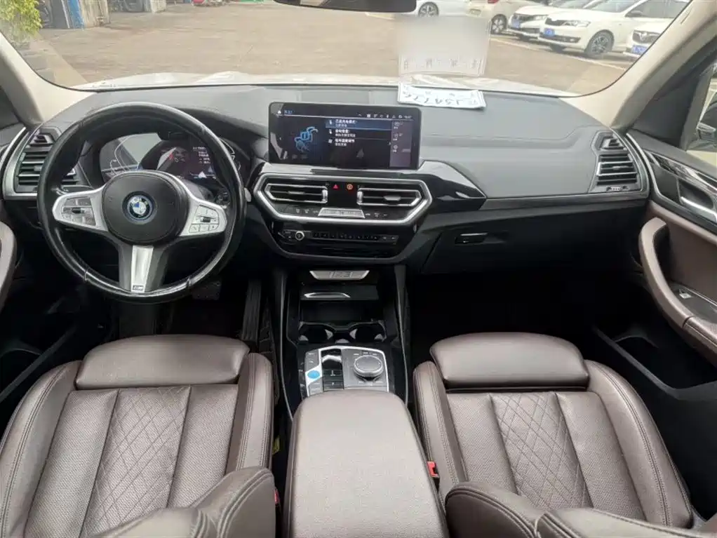 BMW iX3 2022 Facelift Leading Model фото 13