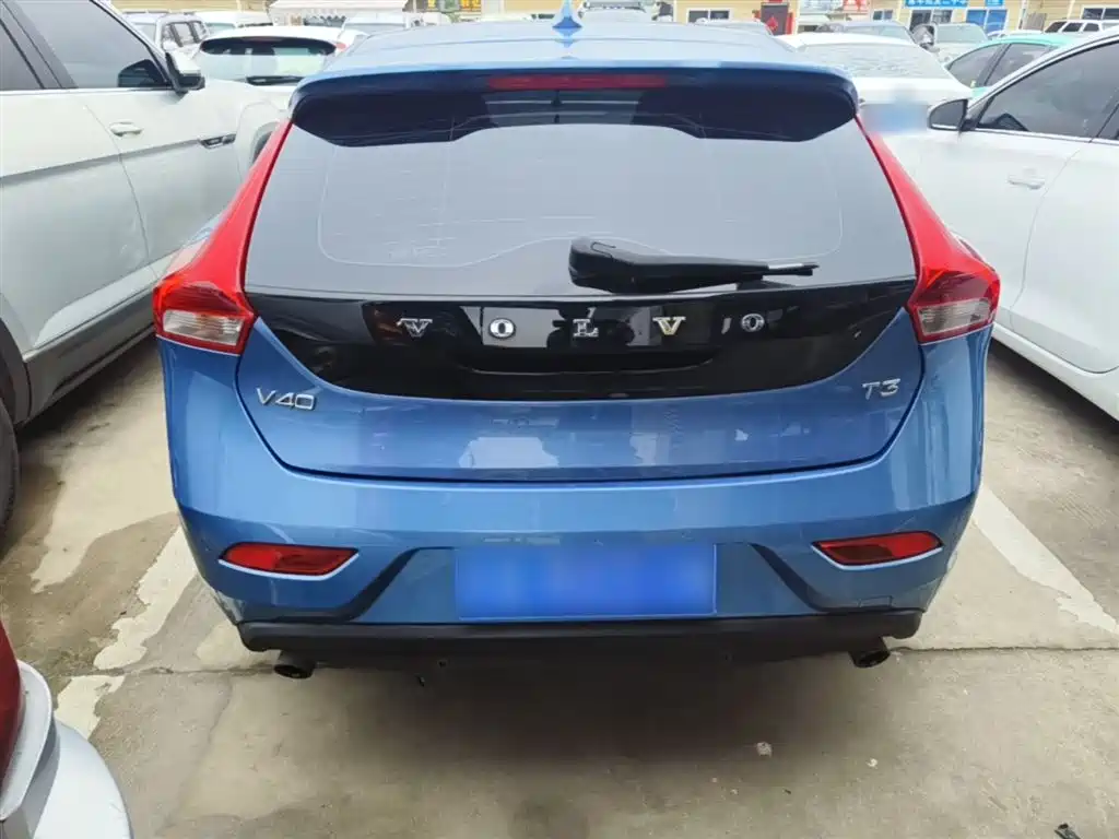 Фото 6 - Volvo V40