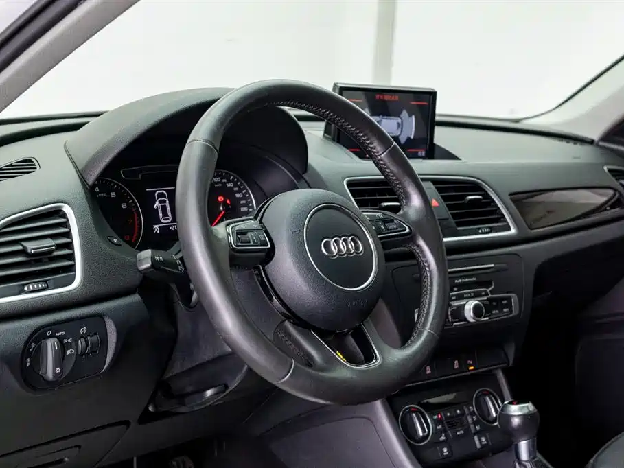 Audi Q3 2017 30 TFSI Fashion фото 17