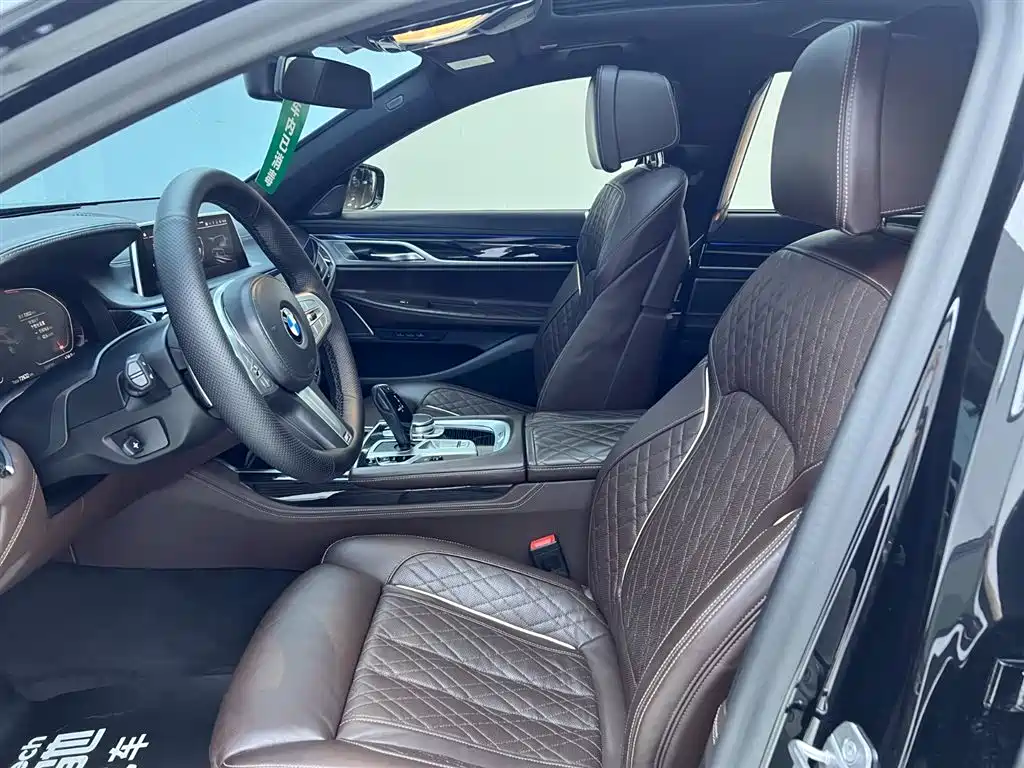BMW 7 Series 2019 740Li Leading M Sport Package фото 15