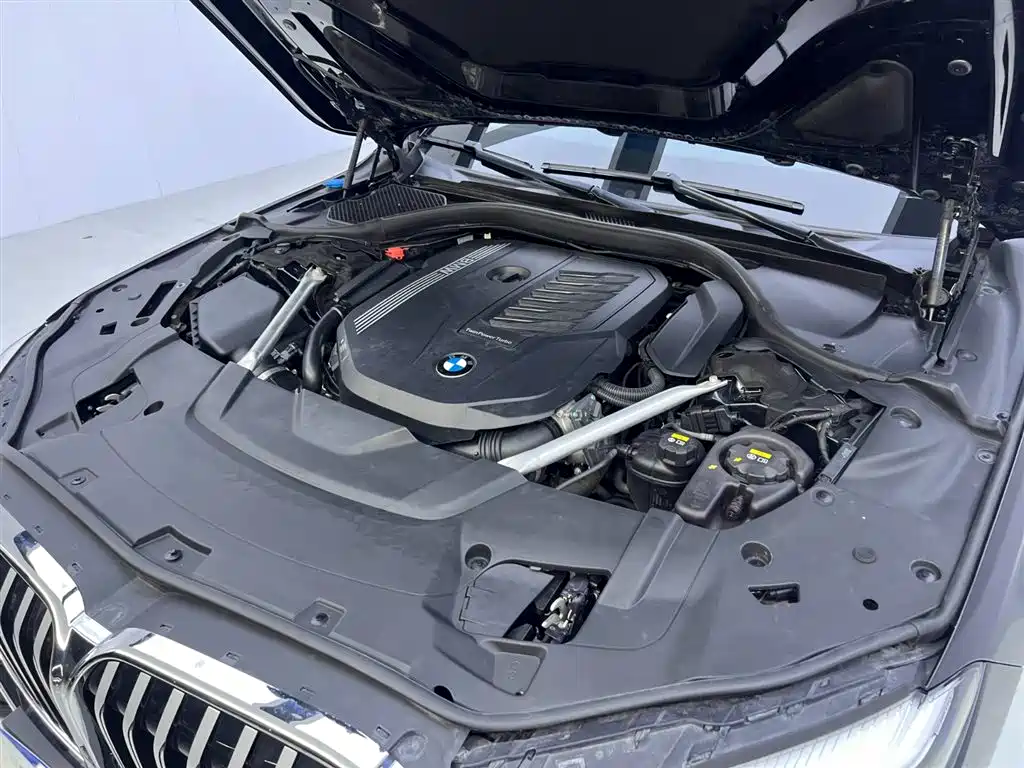 BMW 7 Series 2019 740Li Leading M Sport Package фото 27
