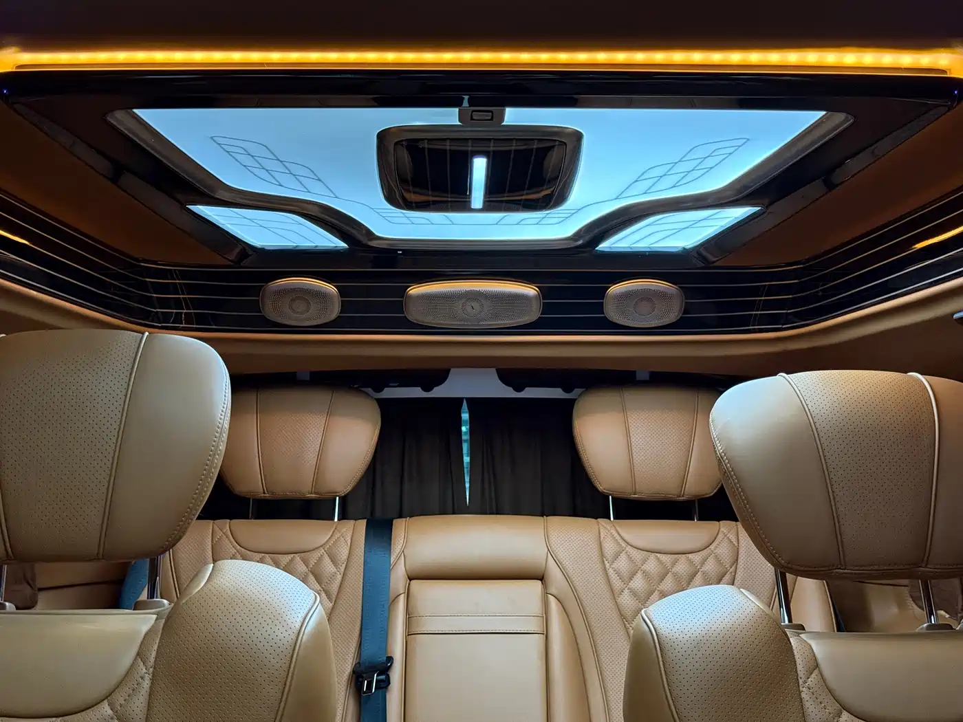 Mercedes-Benz V-Class 2022 V 260 L Long Wheelbase Luxury Edition фото 18