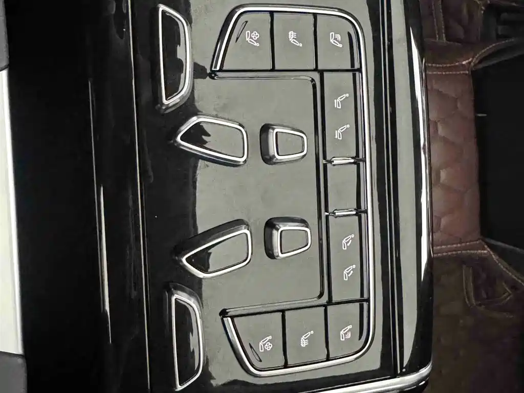 Hongqi H9 2020 3.0T Smart Connection Qi Chang Edition фото 20