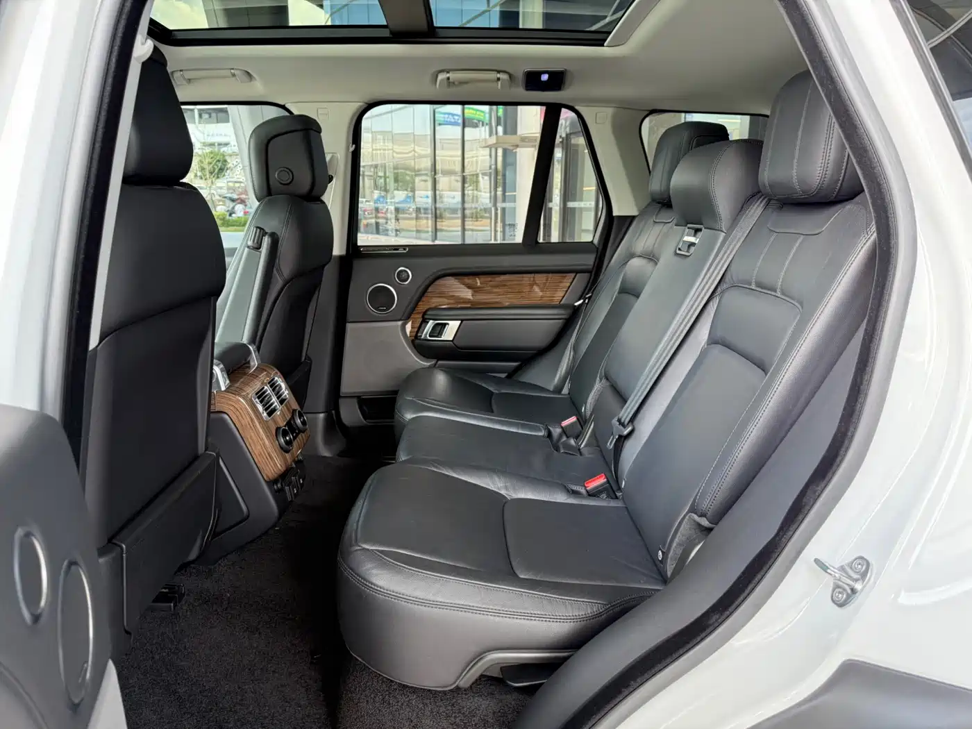 Land Rover Range Rover 2018 3.0 SC V6 Golden Age Edition фото 7