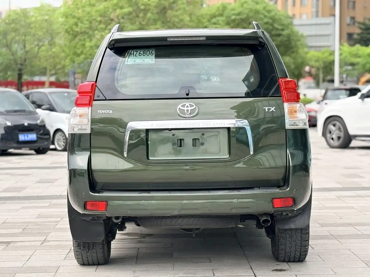 Toyota Prado 2010 4.0L Automatic TX-L фото 3