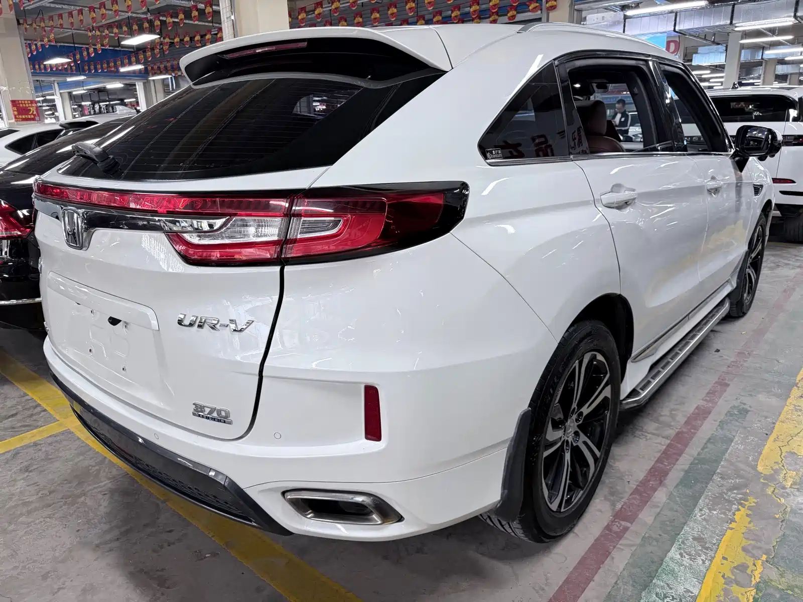 Фото 18 - Honda UR-V