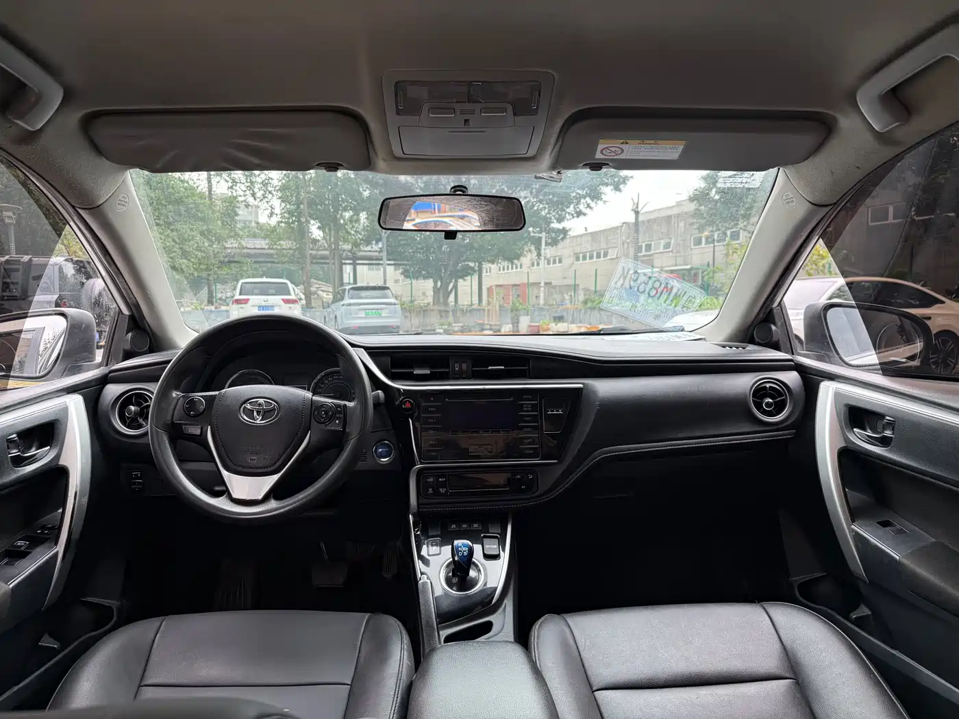 Toyota Corolla 2017 Facelift Hybrid 1.8L E-CVT Pioneer Edition фото 11