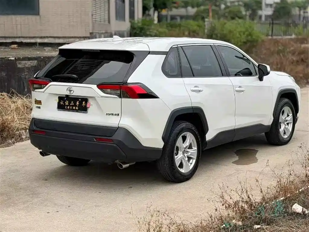 Toyota RAV4 Rongfang 2020 2.0L CVT 2WD Trend Edition фото 7