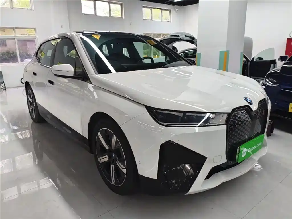 BMW iX 2022 xDrive40 фото 4