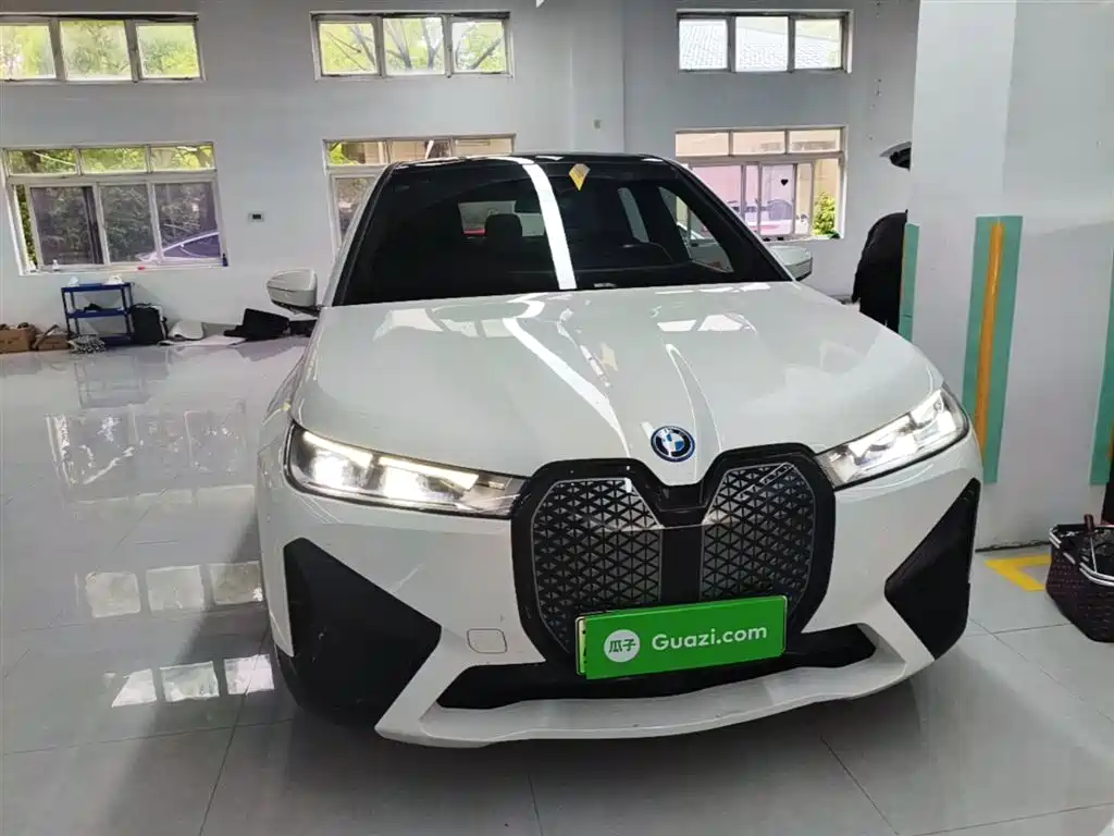 BMW iX 2022 xDrive40 фото 3