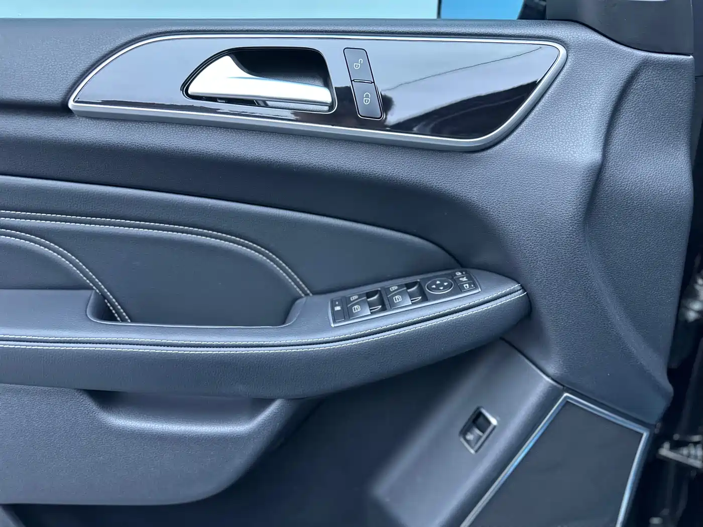 BEIJING OFF-ROAD BJ90
