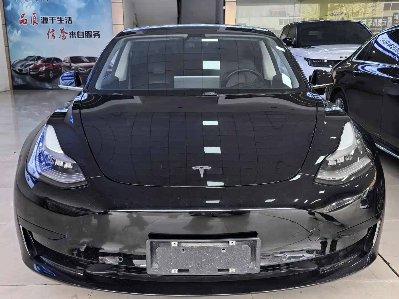 TESLA MODEL 3