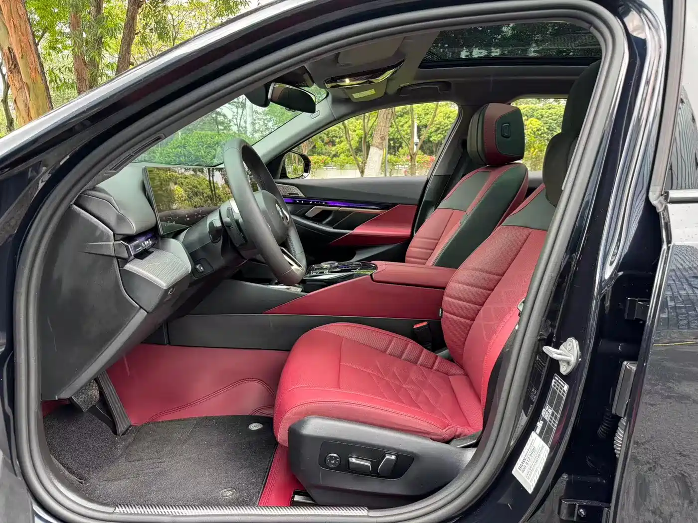 BMW 5 Series 2024 530Li Premium M Sport Package фото 6
