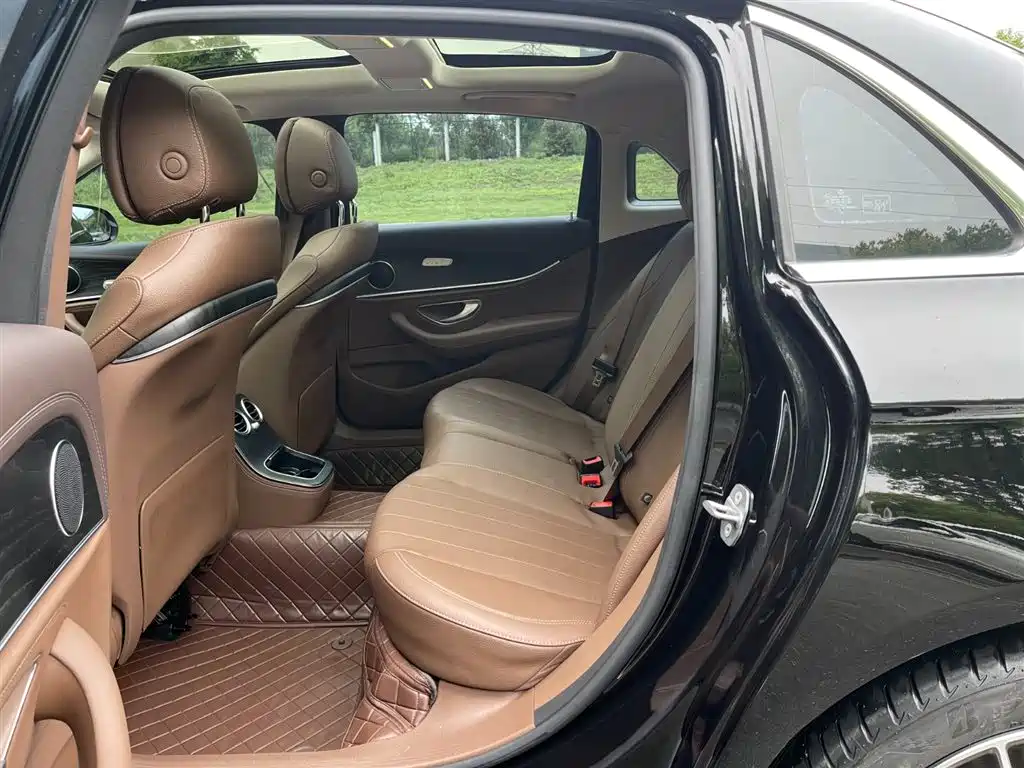 Mercedes-Benz E-Class 2023 Facelift E 260 L фото 12