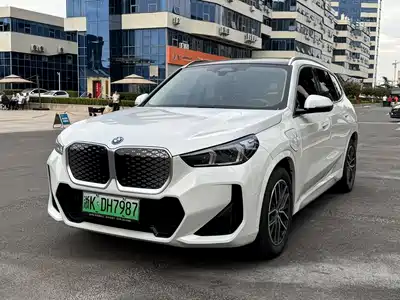 BMW iX1