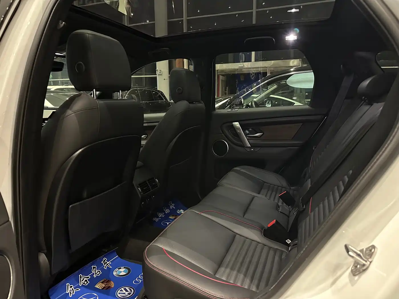 Land Rover Discovery Sport 2020 249PS R-Dynamic Performance Tech 7-seater фото 8